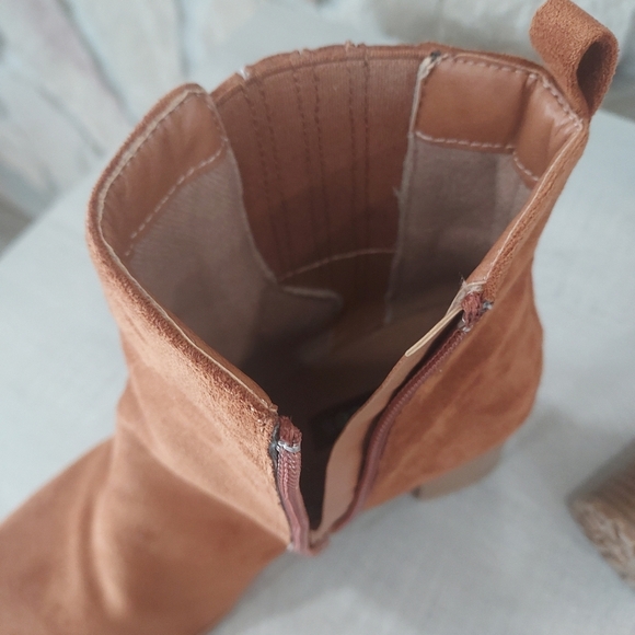 Womans boots 7.5M - Picture 8 of 12